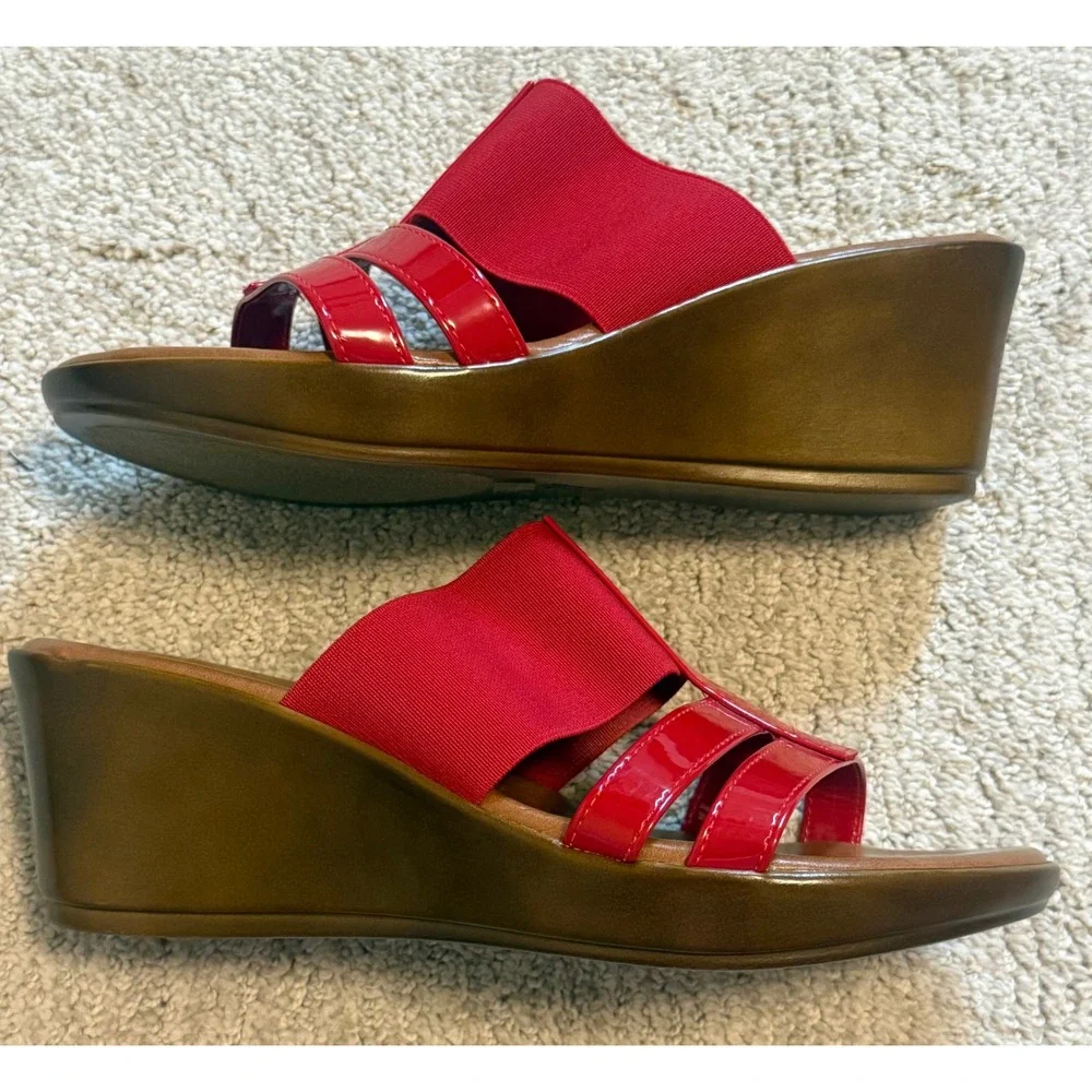Italian Shoemakers Wedge Sandals Womens 8.5 Red Good Elastic Patent Slide Italy